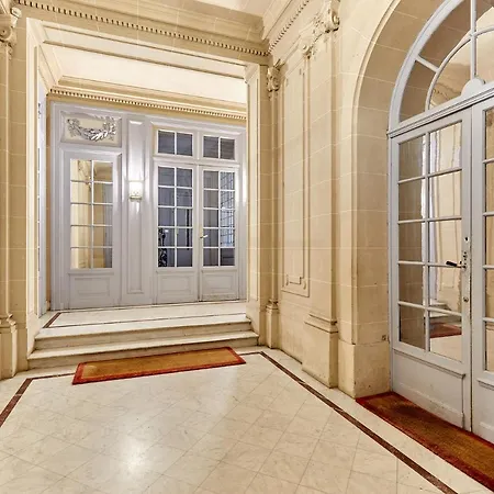 Studio Arc De Triomphe By Studio Prestige